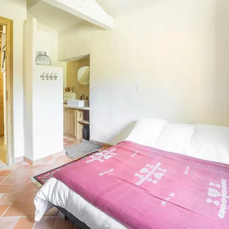 Tranquil In With Garden Holiday home