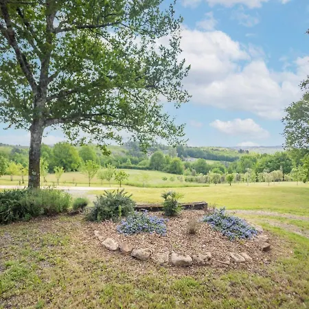 Holiday home Tranquil In With Garden