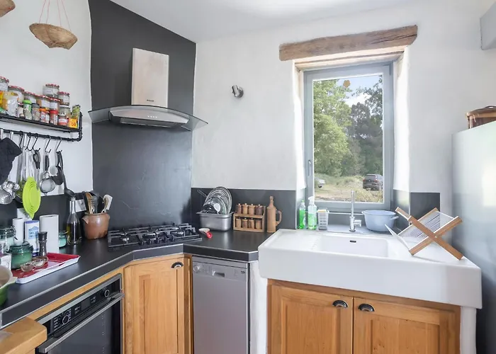 Дом отдыха In With Garden